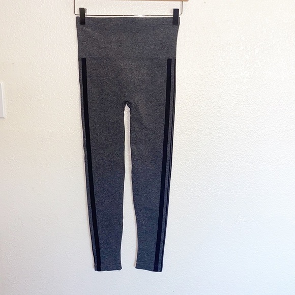 Spanx Gray And Black Seamless High Rise Side Stripe Leggings - Picture 6 of 9